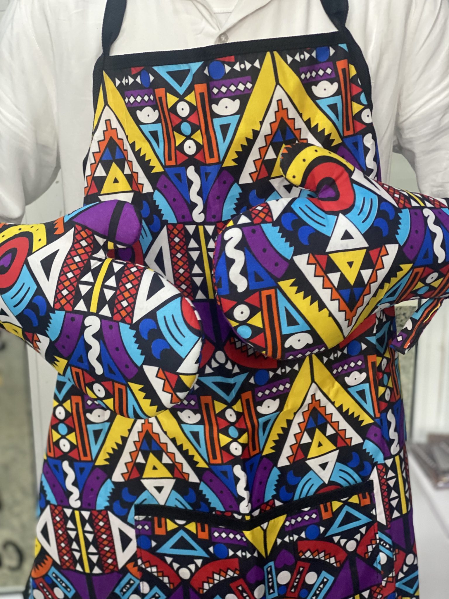 10+ Affordable Nigerian Souvenirs for Tourists & Visitors Ankara apron and mitten